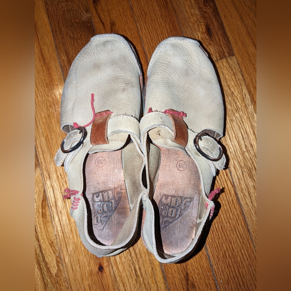 Women’s Cream Leather Moccasins with Buckle